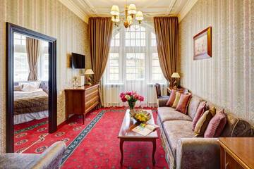 Люкс для новобрачных (молодоженов) с балконом в Отеле Hotel Atlas Deluxe